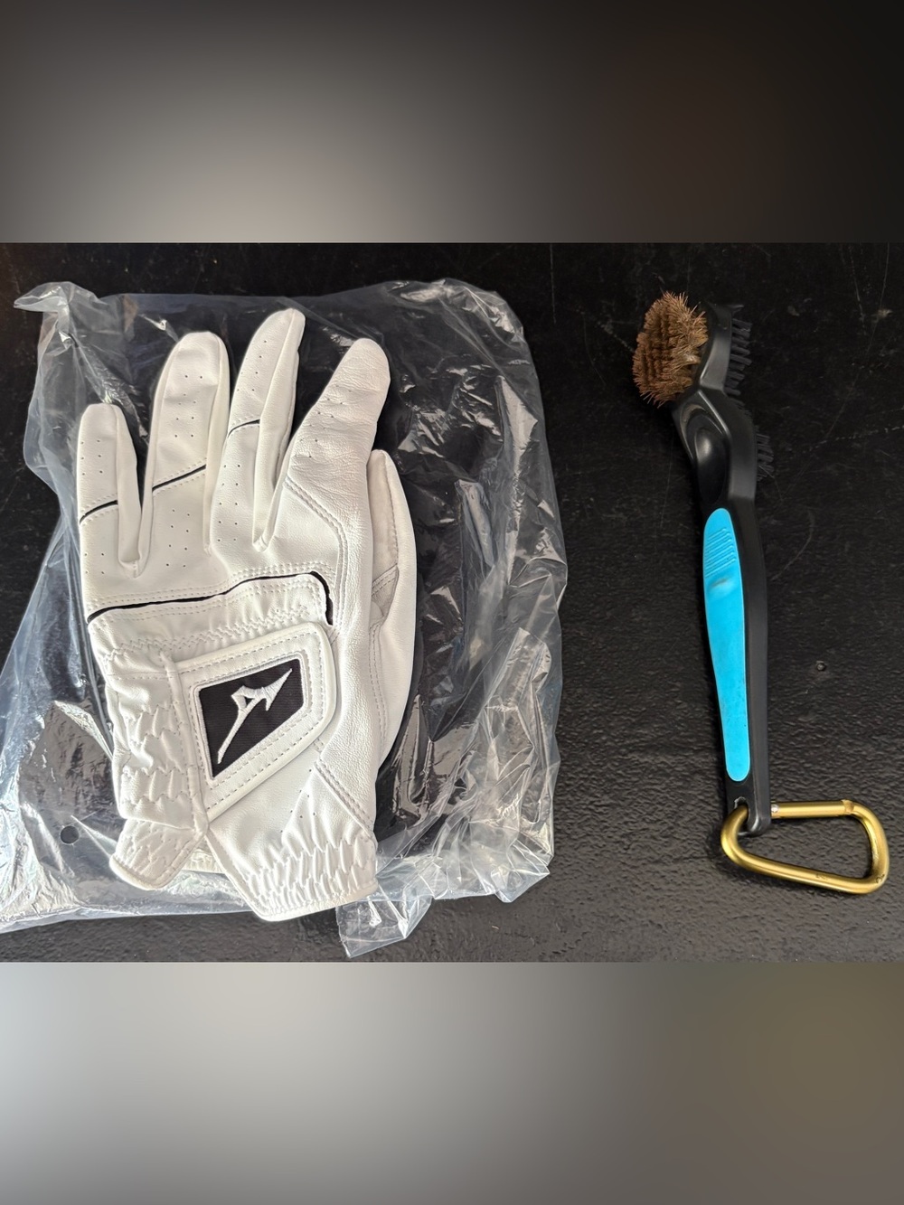 Golf Bundle: Men’s Leather Glove- Left & Cleaning Brush
